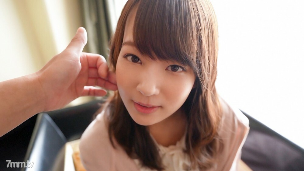 540-MIKAKO-05 在一个剃光的女孩微笑和 H / Mikako 中出