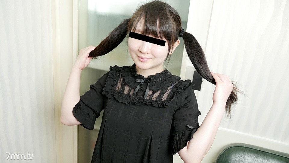112321-01 与 Twinte 和中出性交看起来不错的 E-Cup Moe 色情女儿