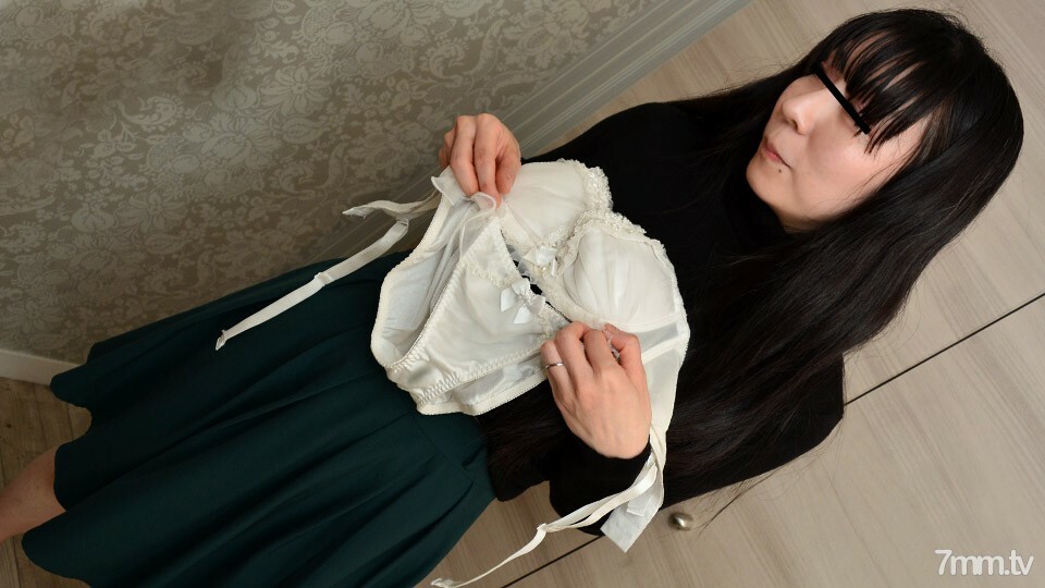 072421-506 老婆，让我买我现在穿的内裤！ ~ Bristle 妻子的胸罩和内裤套装 ~