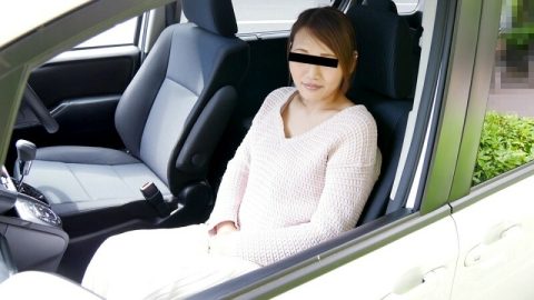 MUSUME-050522_01 在车里，我感觉每个人都在看著我，我的心不停地跳动。